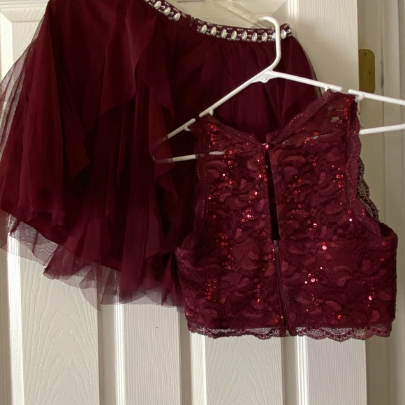 Two-Piece Juniors Dress Size 3 - Picture 3 of 3